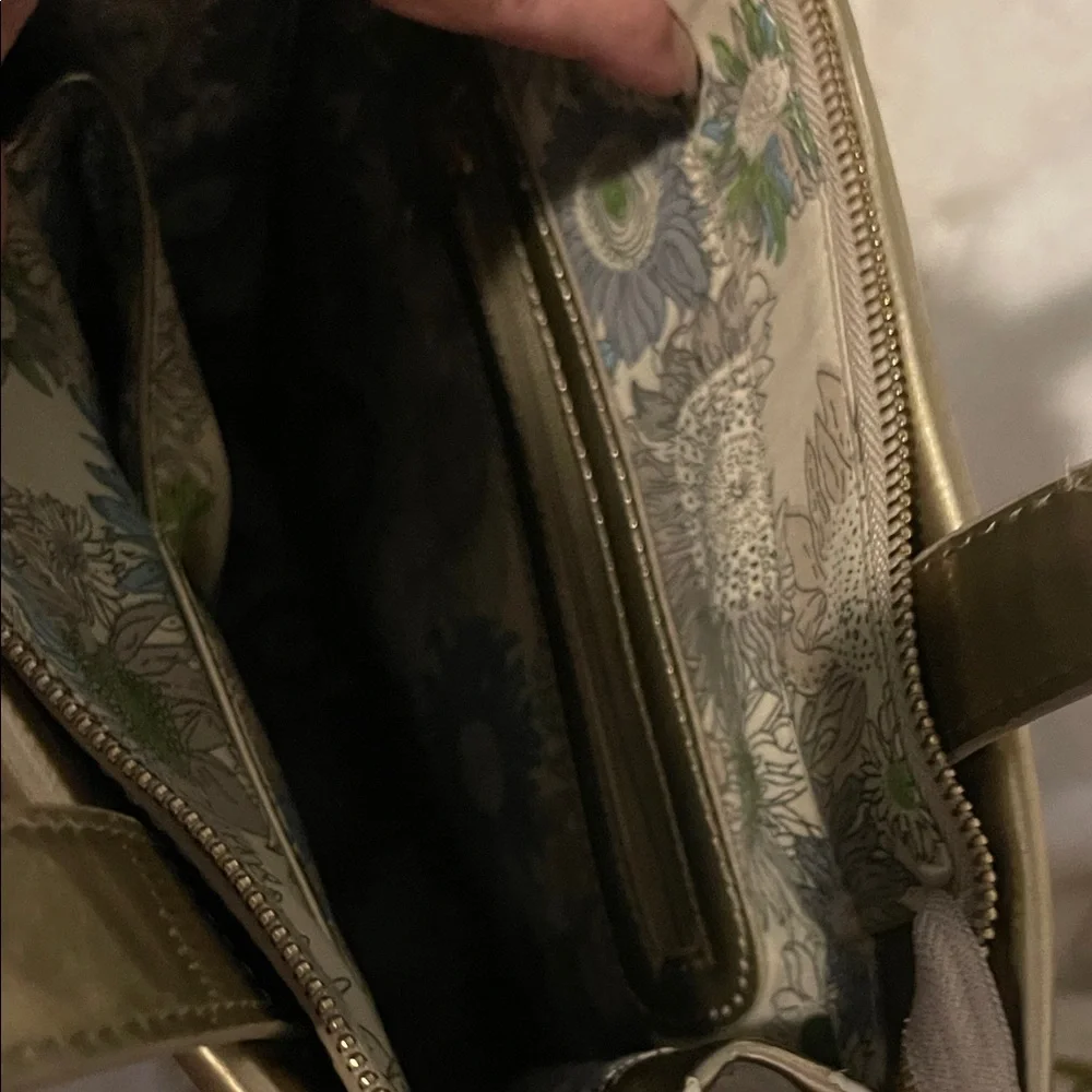 Stylish Gold Tote Bag - Picture 12 of 12